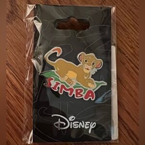 Disney Simba Collectible Pin - NIP